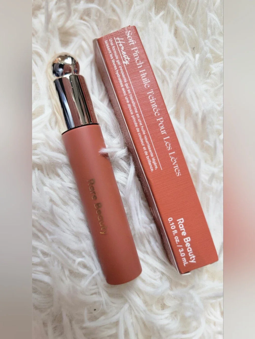 Rare Beauty Lip Oil Tint In Shade Honesty— Warm Terracotta Nude